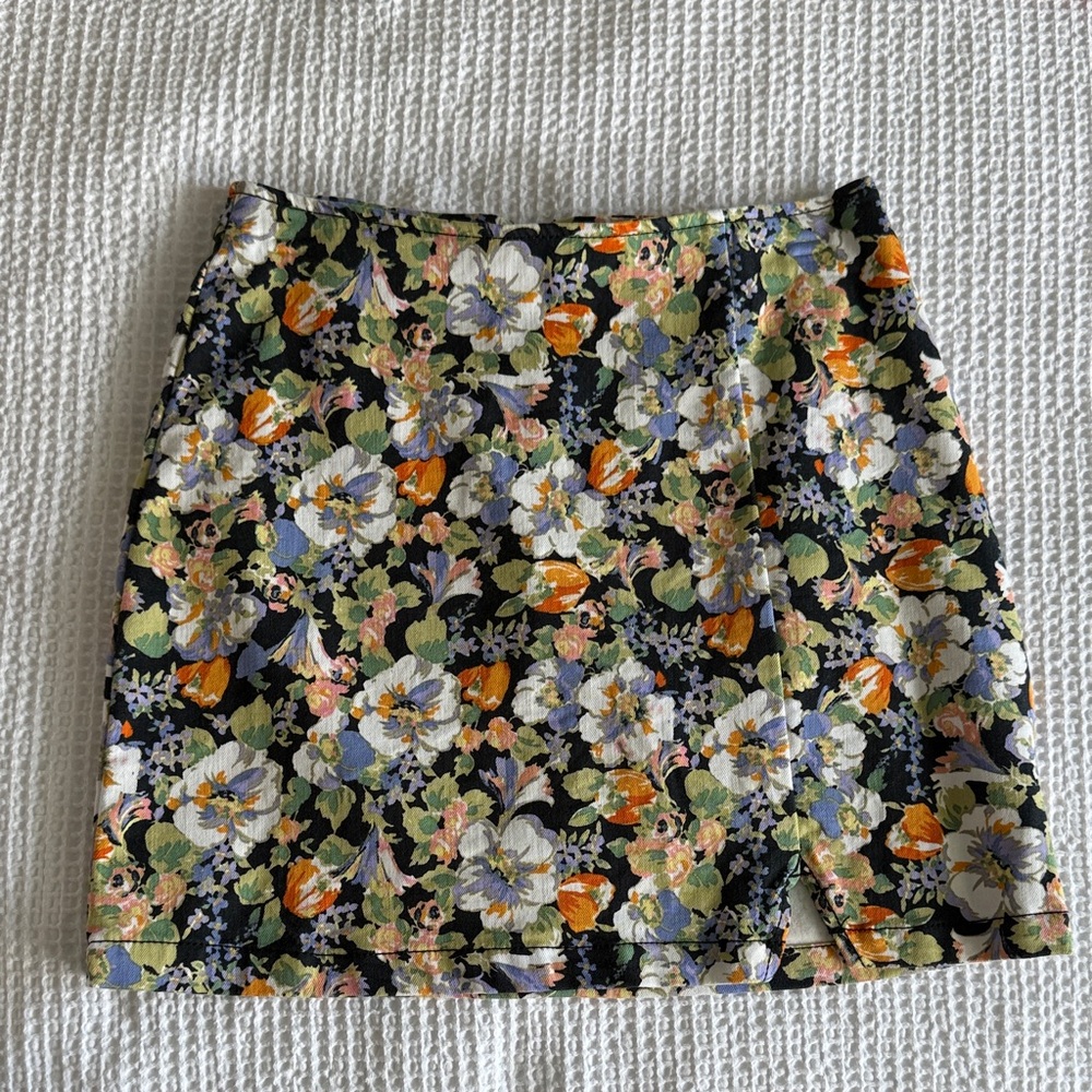 Wild Fable Floral Fall Mini Skirt Size 4 - Black, Orange, Purple and Green